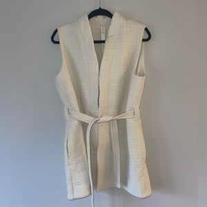 NWOT Lululemon Serene travels quilted sleeveless belted vest, size 10